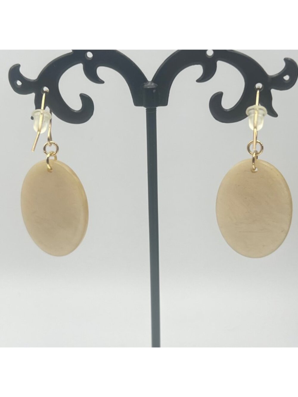 Vintage Lucite Statement Necklace Earrings Set Marbled Beige Pendant Gold Tone - Picture 10 of 14